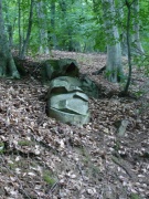 Головы тольтеков в крымских горах