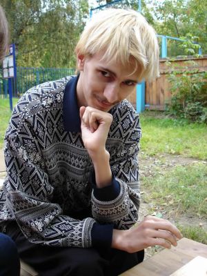 Uzspied, lai redztu pilna izmra attlu